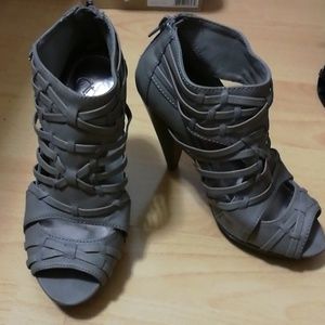 Zara sandals in size 6